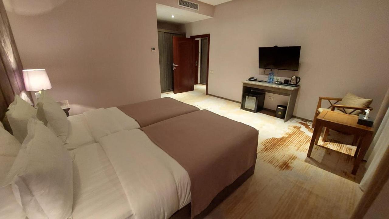 Aurora Resort, تساجكادزور المظهر الخارجي الصورة