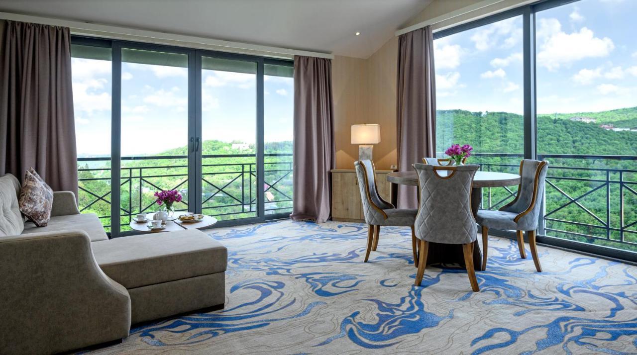 Aurora Resort, تساجكادزور المظهر الخارجي الصورة