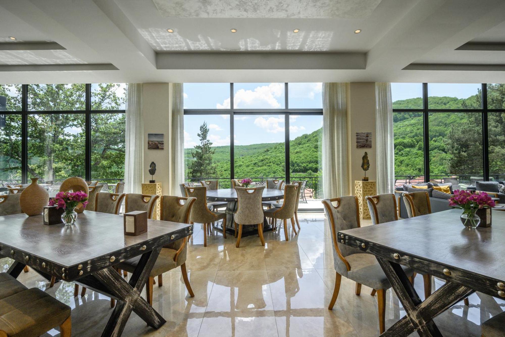 Aurora Resort, تساجكادزور المظهر الخارجي الصورة