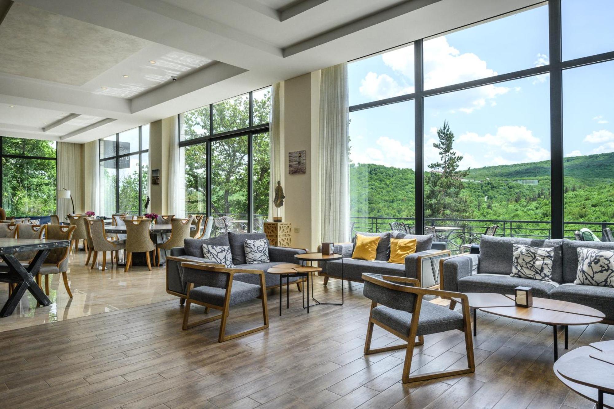 Aurora Resort, تساجكادزور المظهر الخارجي الصورة