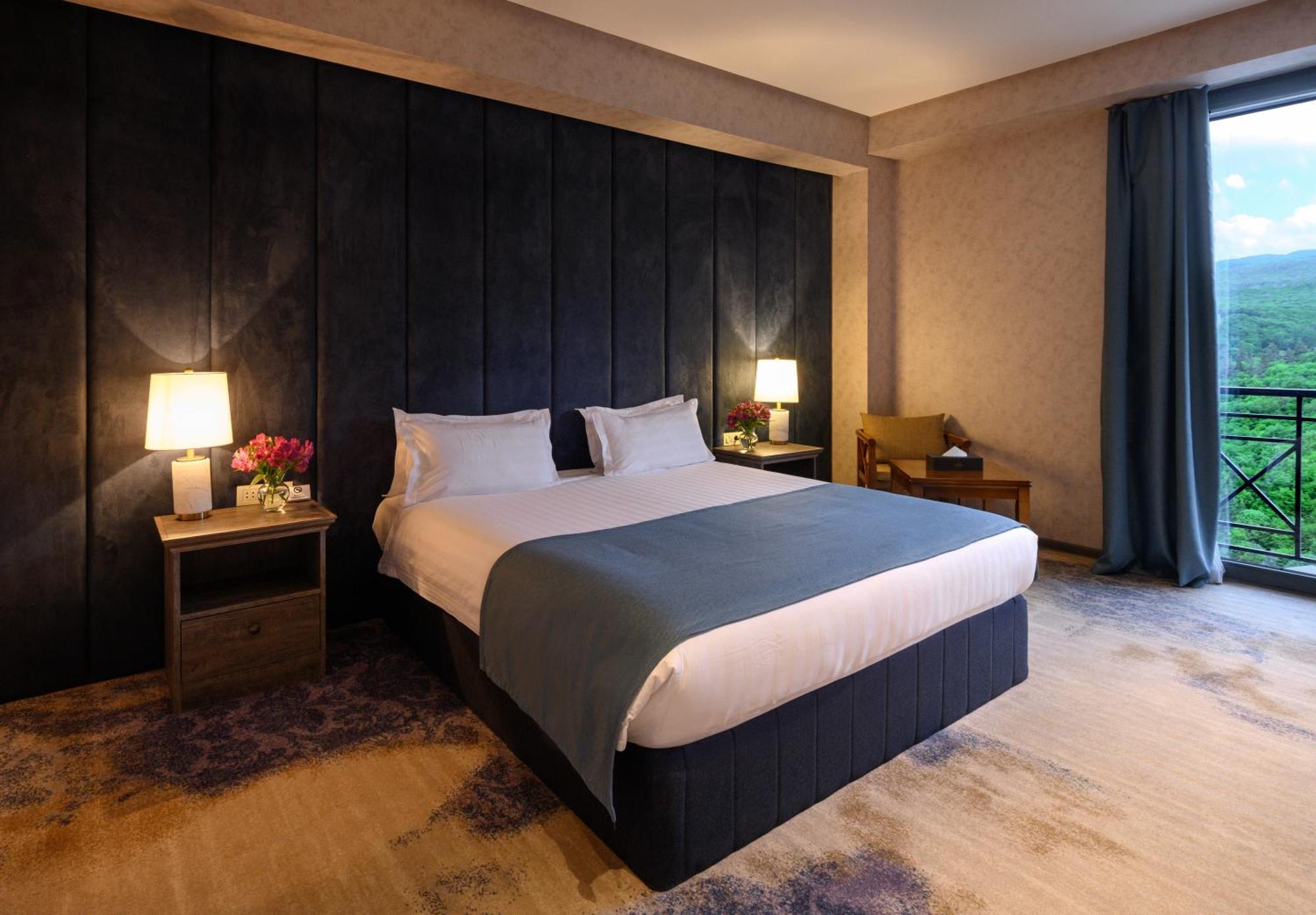 Aurora Resort, تساجكادزور المظهر الخارجي الصورة
