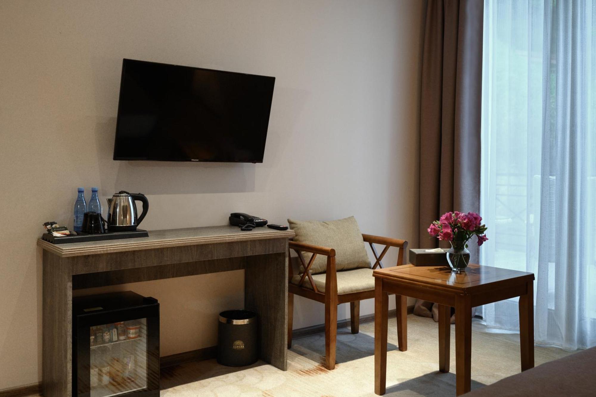 Aurora Resort, تساجكادزور المظهر الخارجي الصورة