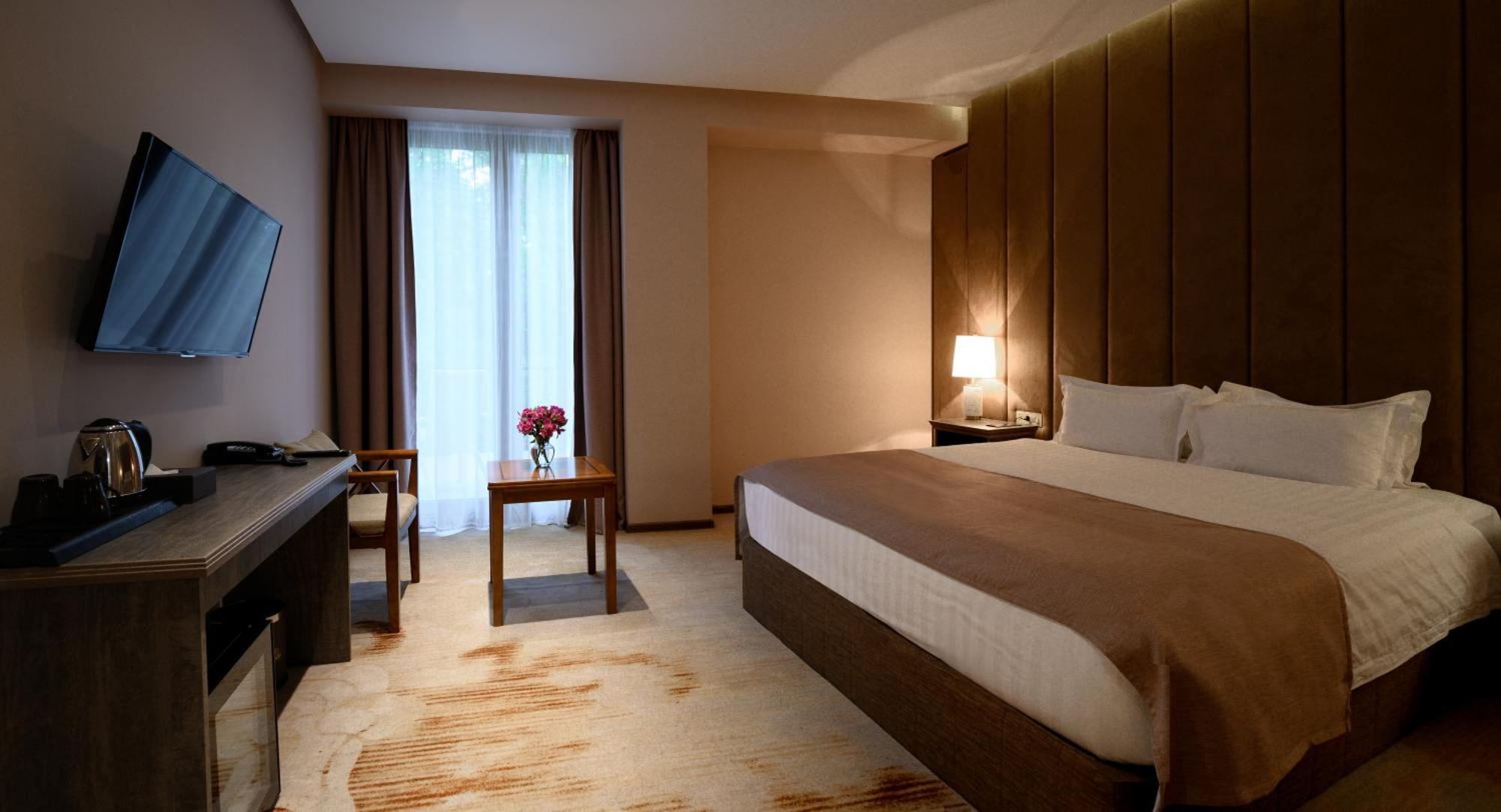 Aurora Resort, تساجكادزور المظهر الخارجي الصورة