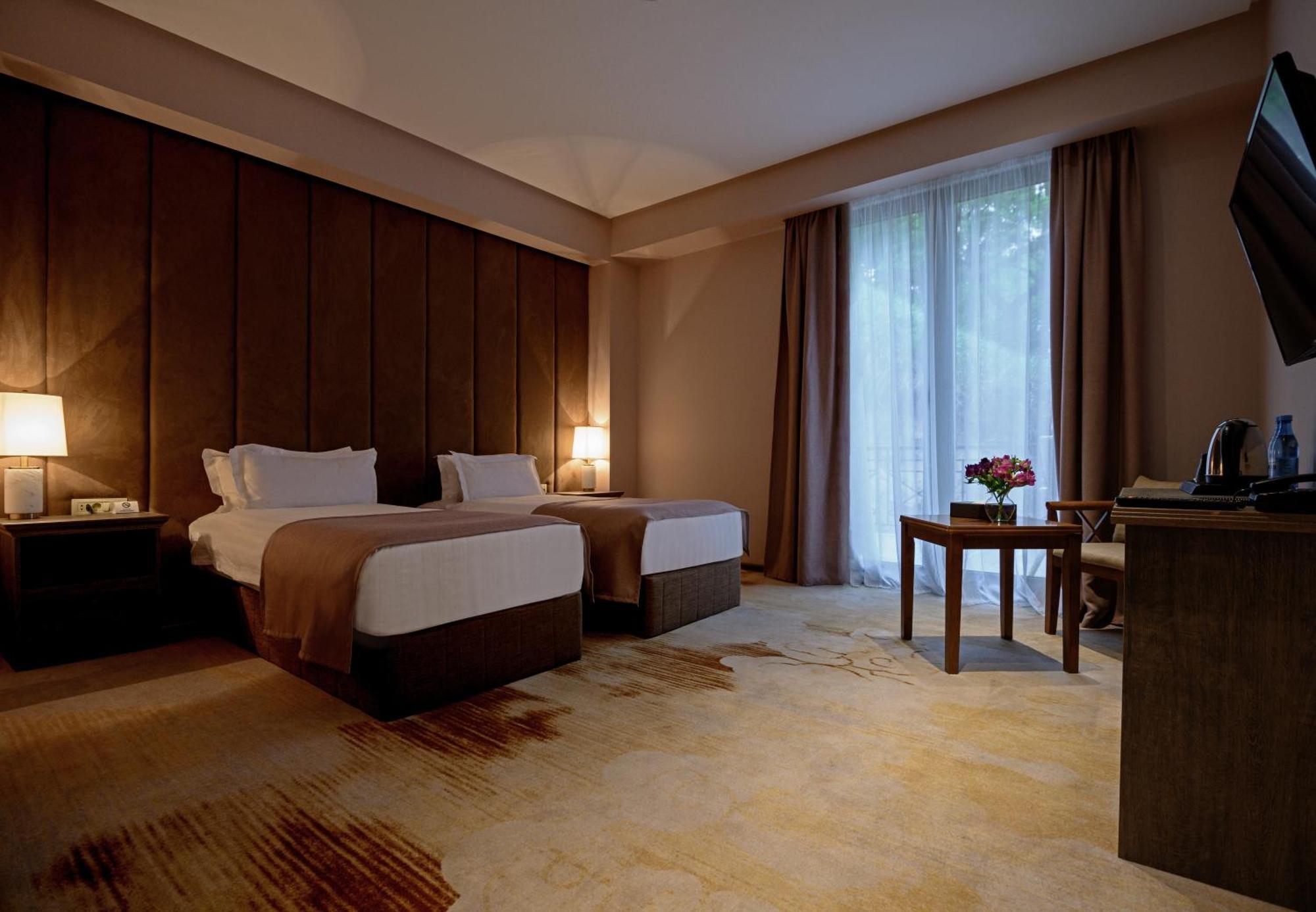Aurora Resort, تساجكادزور المظهر الخارجي الصورة