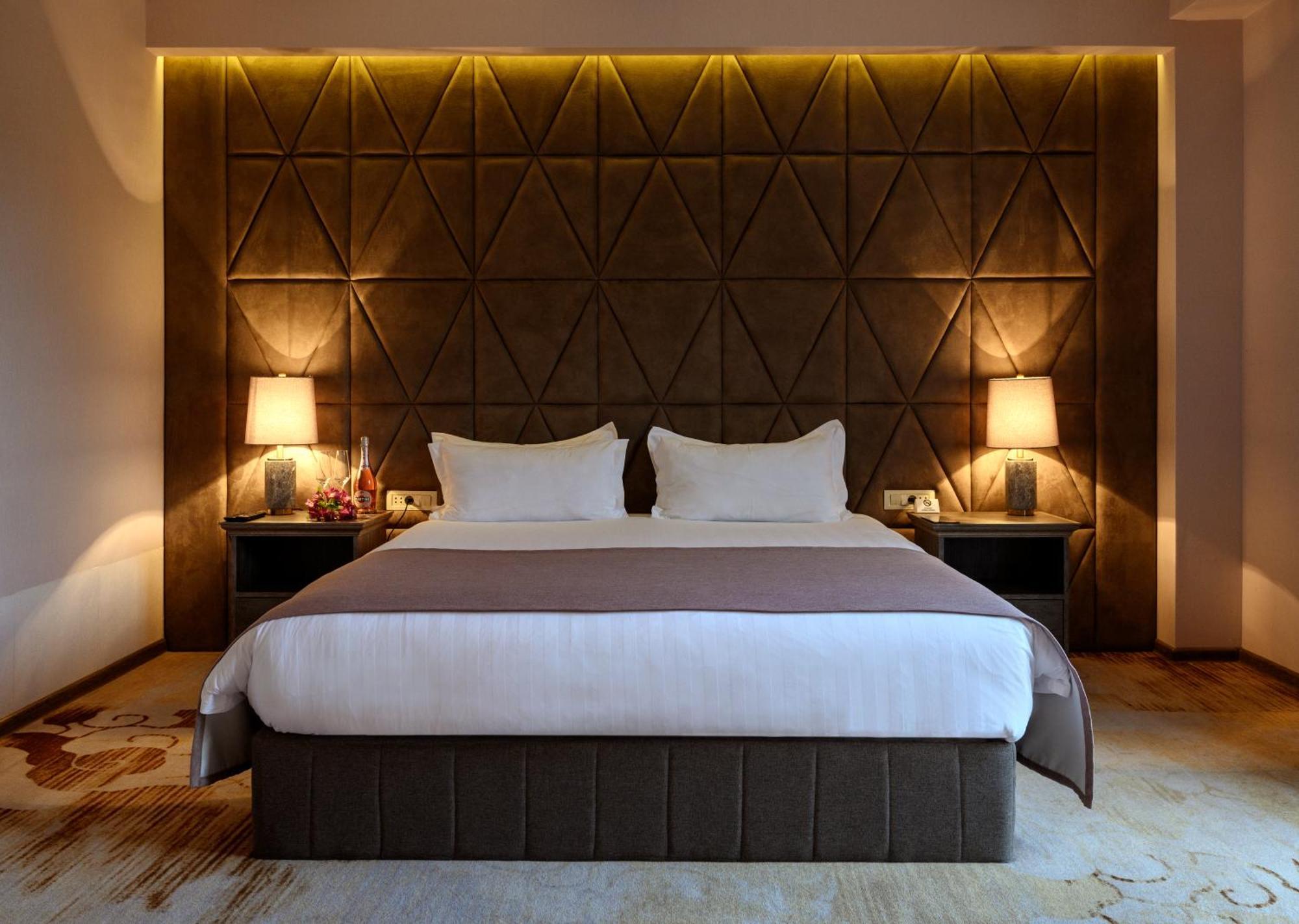 Aurora Resort, تساجكادزور المظهر الخارجي الصورة