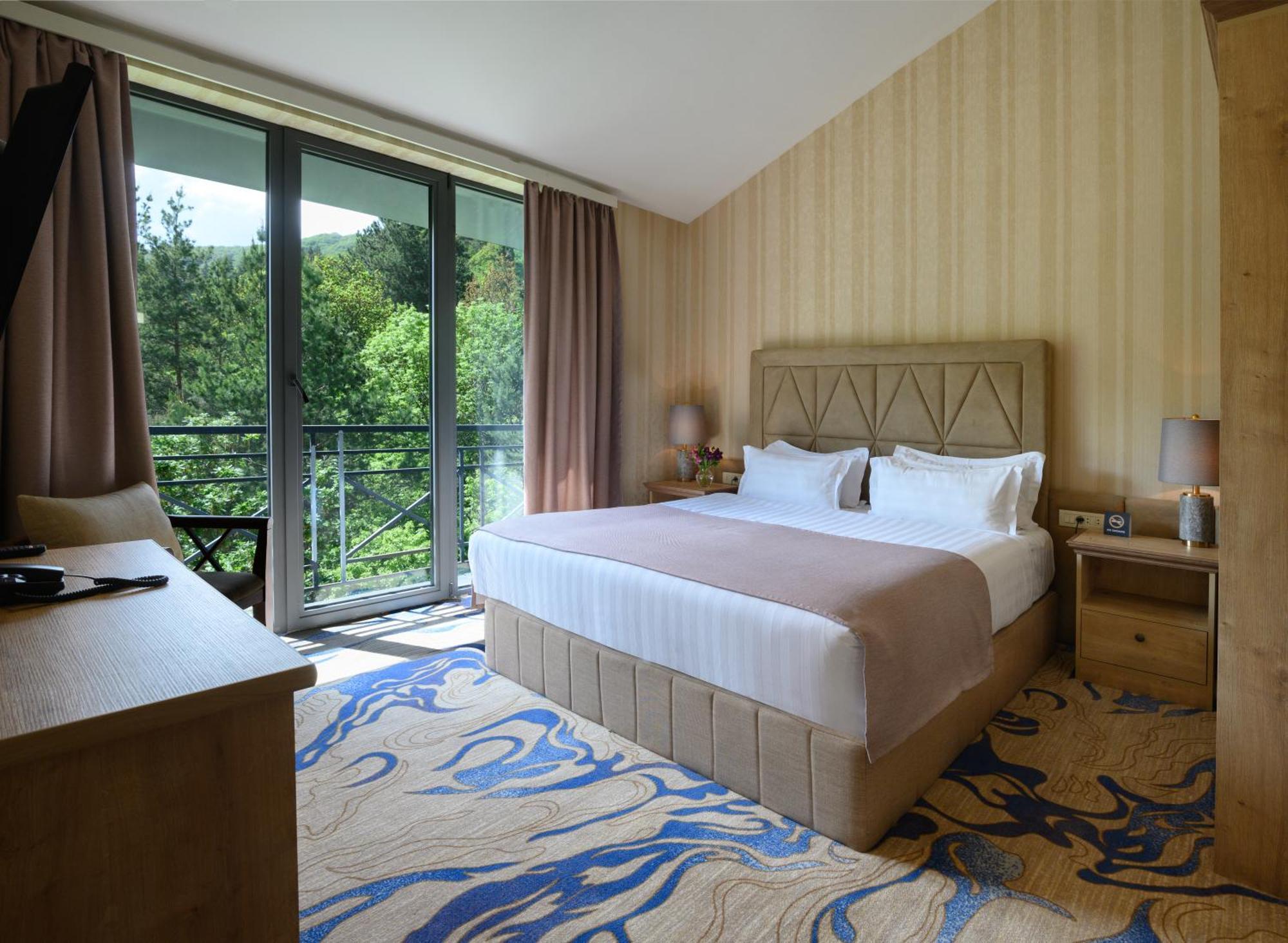 Aurora Resort, تساجكادزور المظهر الخارجي الصورة