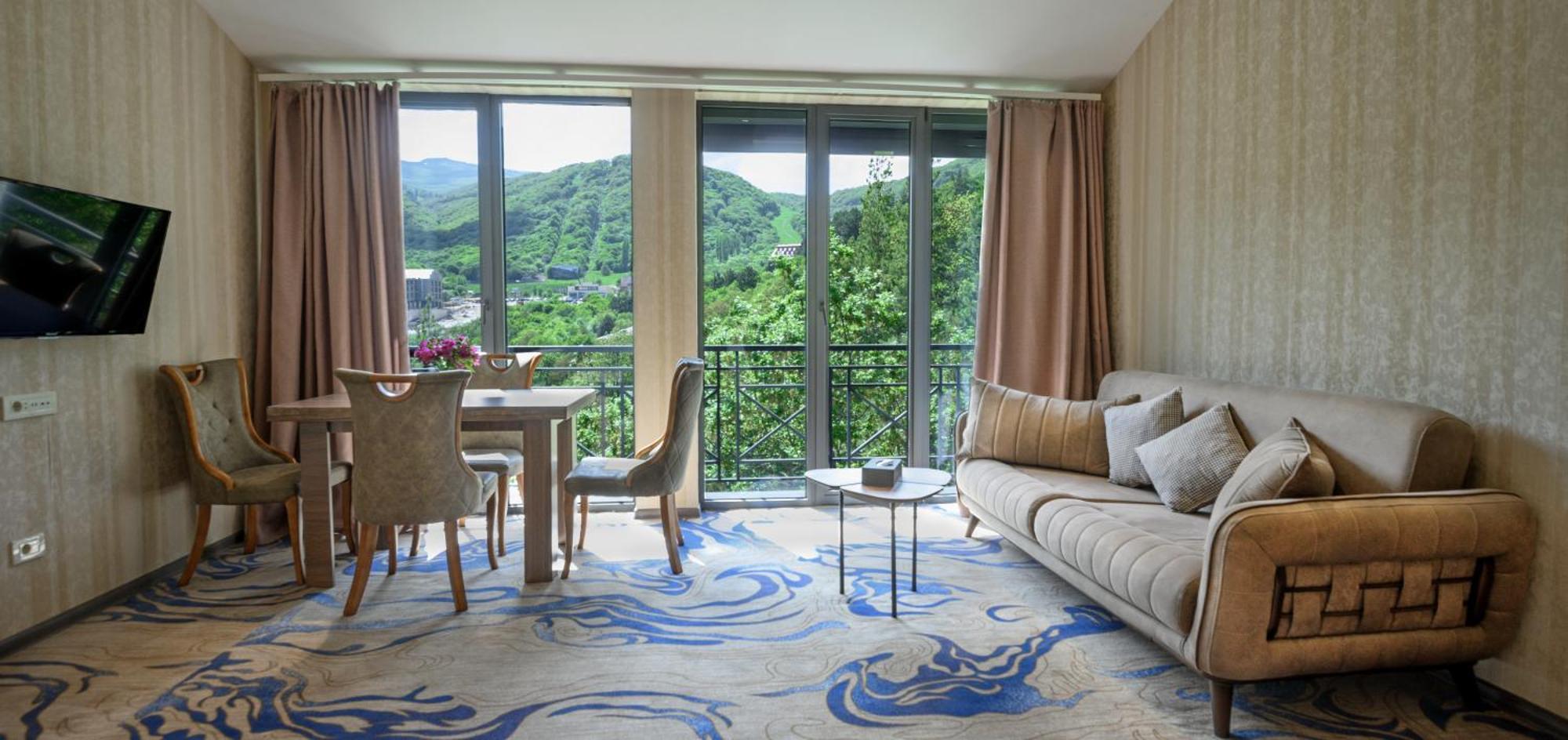 Aurora Resort, تساجكادزور المظهر الخارجي الصورة
