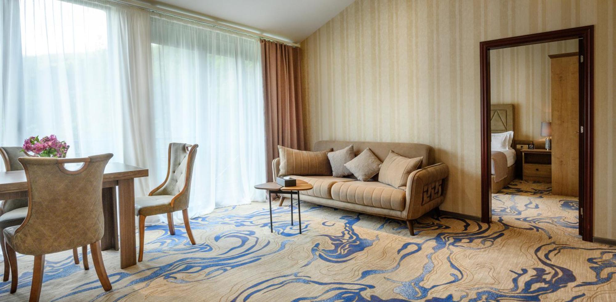 Aurora Resort, تساجكادزور المظهر الخارجي الصورة