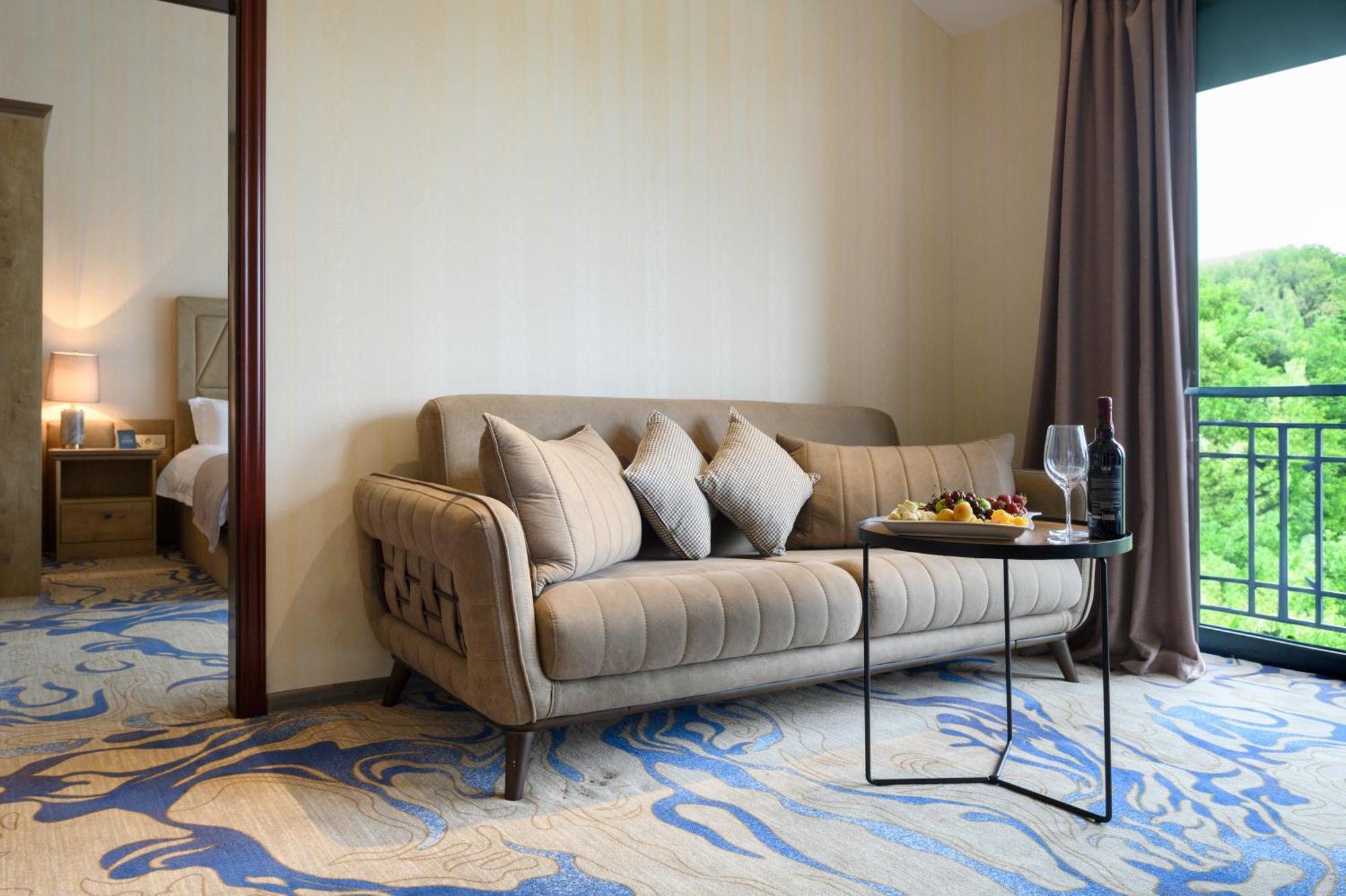 Aurora Resort, تساجكادزور المظهر الخارجي الصورة